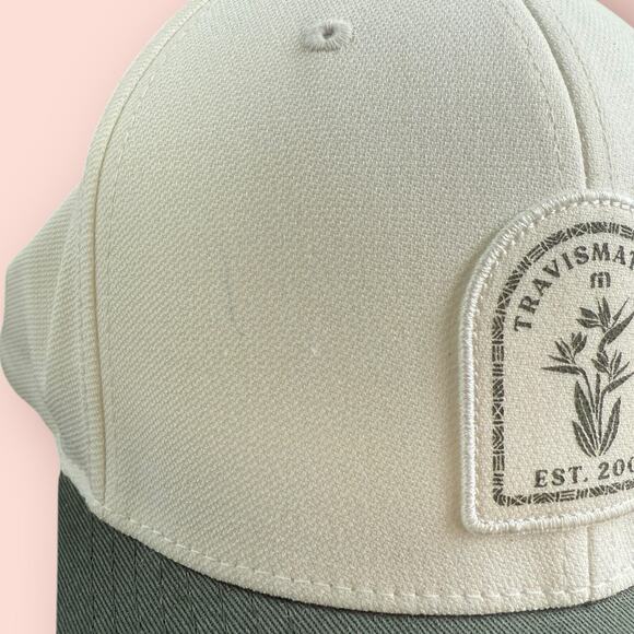 TRAVIS MATHEW Fire Mountain Hat Vanilla Ice Golf SnapBack Flex Fit One Size - Picture 2 of 4